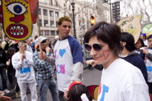 20090228APR01076